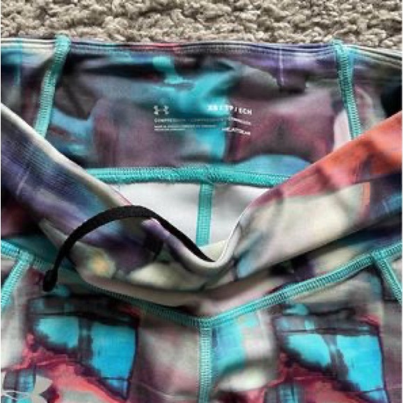 Under Armour Ankle Leggings, Size XS - Picture 6 of 6